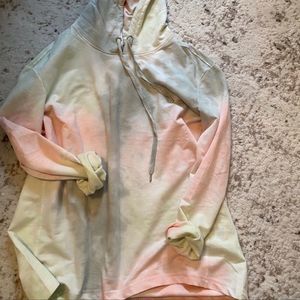 Spring Field Tie Dye Pullover Large